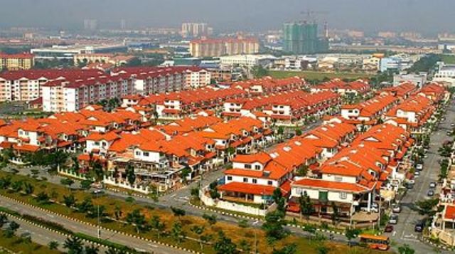 Selangor state government challenges MCA to an open debate on land premium policy