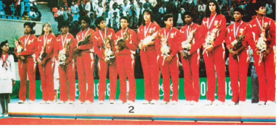 Equipo femenino de Vóley (Medalla de plata)