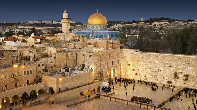 Emprende viaje a Tierra Santa