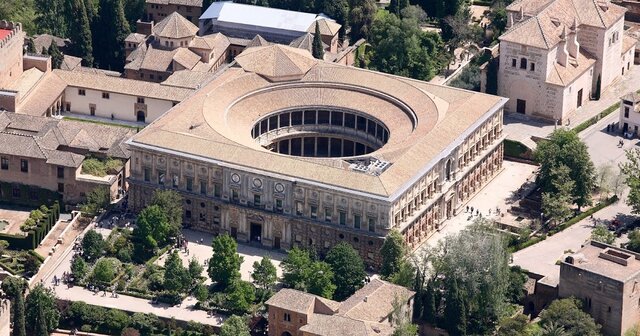 Inicio de la construcción del palacio de Carlos V en la Alhambra de Granada