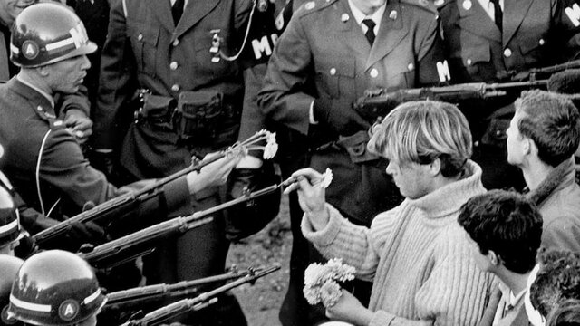 Revolución de los Claveles