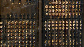 Timeline: Generación Cero: Proyecto ENIAC en 1943 creado por John William Mauchly y John Presper Eckert