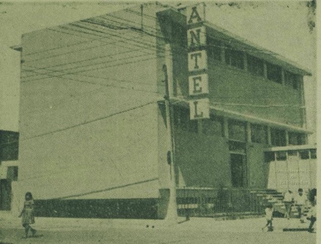 Llegada de ANTEL al pais.