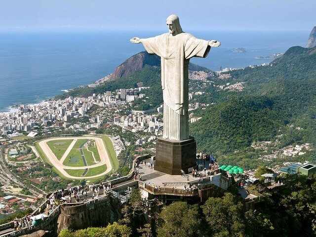 Статуя Христа-Искупителя