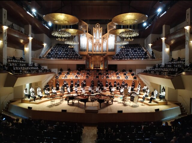 Firma del contrato de cesión de uso de espacio público.