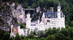 König Ludwig II. gekrönt