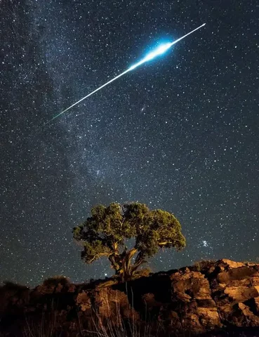 За год на Землю падает до 500 кг марсианско метеорита