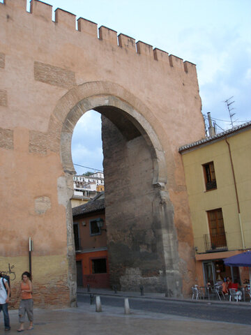 Puerta de Elvira. (Granada Fortificada).