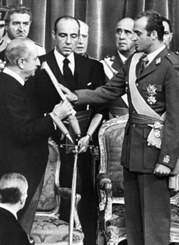 Ley de Sucesión, sucesor Juan Carlos de Borbón