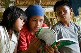 Se inmoviliza la escolarizacion expres, que funcionaba de manera eclesiástica, impartida por los grupos jesuitas.