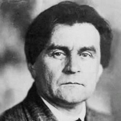 Naissance à Kiev, en Ukraine