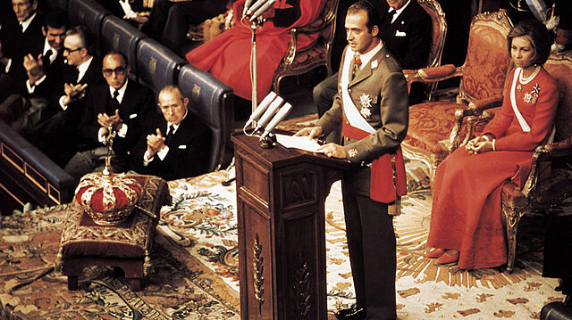 C. 10 : La Transición española, coronación de Juan Carlos I y la constitución de 1978 (Siglo XX)