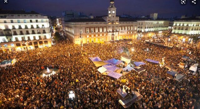 MOVIMIENTO  INDIGNADOS