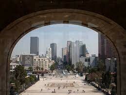 metro y cuerpo de mujeres policiales