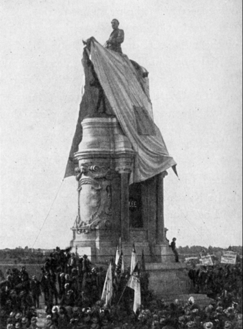 Robert E. Lee Monument is Dedicated in Richmond, Virginia