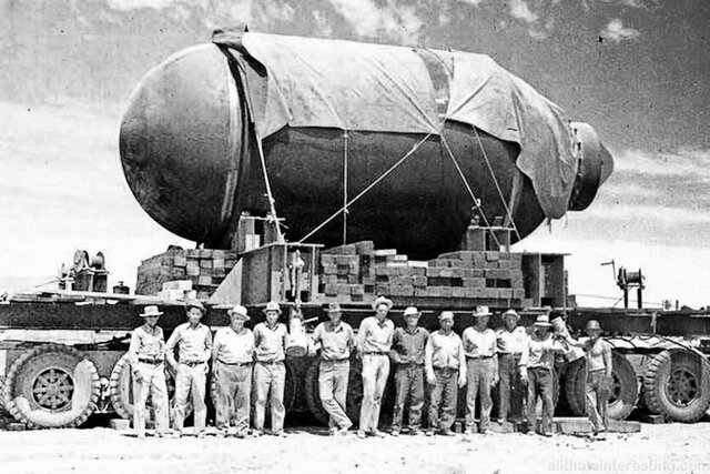 Oppenheimer lidera el proyecto manhattan