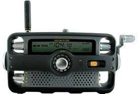 las nuevas tecnologías digitales comienzan a aplicarse al mundo de la radio. Aumenta la calidad del sonido y se hacen pruebas con la radio satelital (también llamada radio HD), esta tecnología permite el resurgimiento en el interés por la radio.