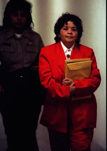 METEN presa a YOLANDA SALDIVAR