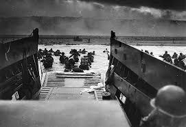 7 de junio: EE.UU. derrota a Japón en la batalla de Midway.