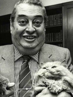 Néstor Luján (1922)