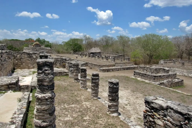 Abandono de Mayapán y fragmentación de la política yucateca prehispánica