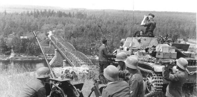 Hitler dictó la operación Barbarroja en contra de Rusia, pero la tuvo que retrasar.