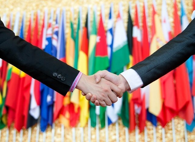 IMPACTO EN CARRERA DE NEGOCIOS INTERNACIONALES - ENTRA EN VIGOR EL EURO EN UNIÓN EUROPEA