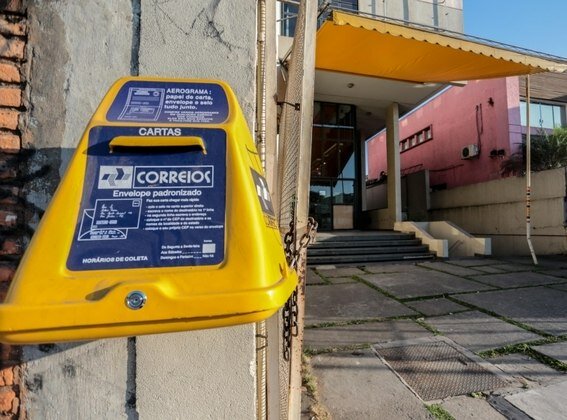 Primeiro curso a distância por correspondência