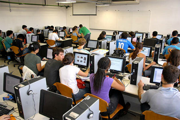 Ensino a distância com novas tecnologias