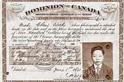 Chinese immigrants arrive in Canada