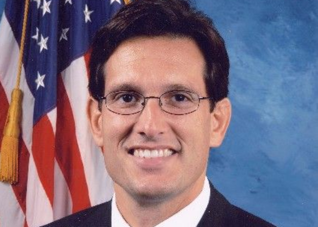 Les manifestants, des "voyous"