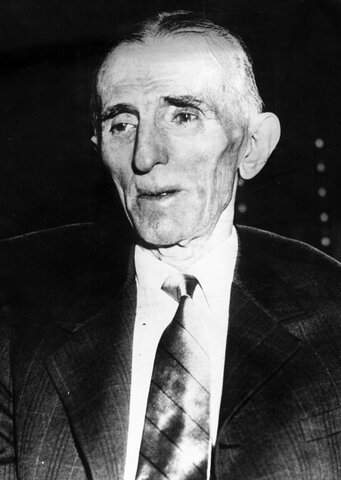 Fallecimiento de Nikola Tesla
