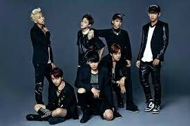 Dark & Wild-Primer álbum de estudio