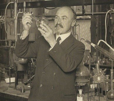 Se masifica la baquelita