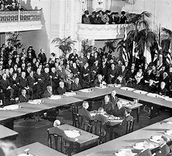 - TRACTAT DE VERSALLES -