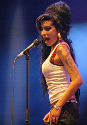 Muere Amy Winehouse