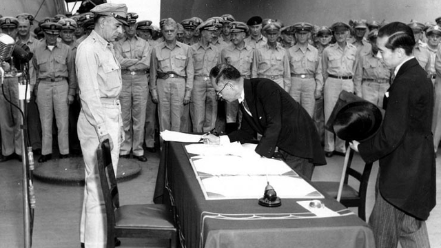 Japón firma la rendición incondicional
