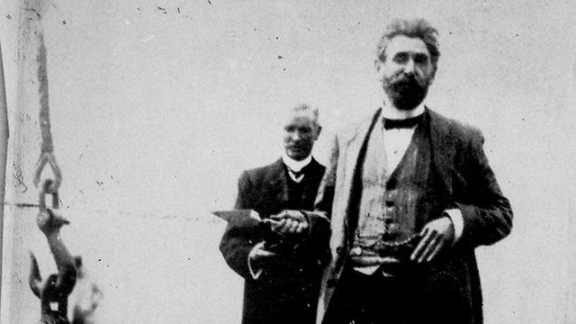 Canberra Becomes Capital