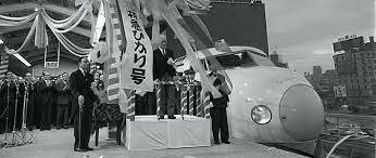 Project ends. Tokaido Shinkansen started running.