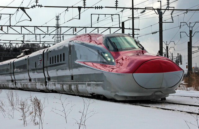 Akita Shinkansen started running