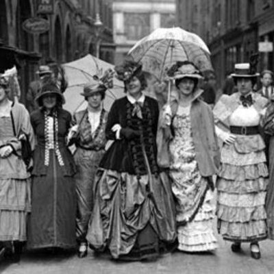 Timeline: •L'evoluzione del ruolo della donna nella storia•