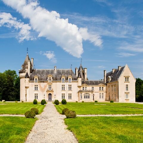 EARLY NEOCLASSICAL: LOUIS XVI AND FRENCH PROVINCIAL(1774-1789)