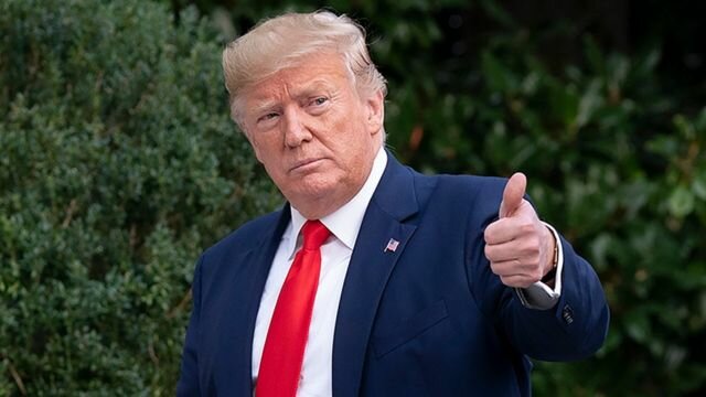 Comienzo a jugar futbol en una escuelita. Donald Trump gana las elecciones de presidente en EE.UU.