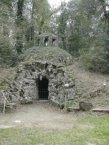 -1579. Grotto of Cupid by Buontalenti. Park of Pratolino