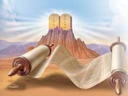 JUDIOS RECIVEN LA TORAH EN HAR SINAI