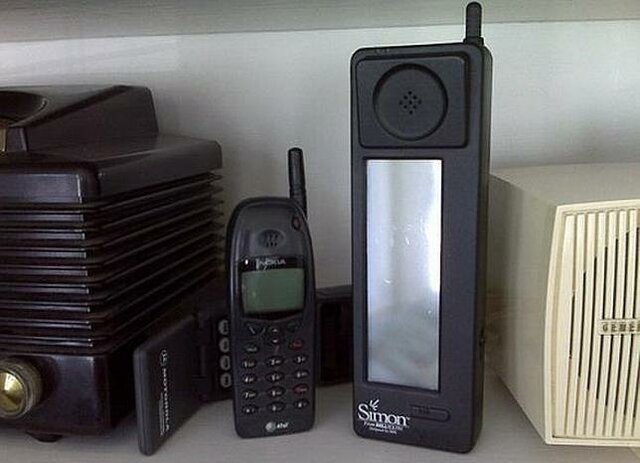 la compañia ibm creo la union entre un celular y una computadora