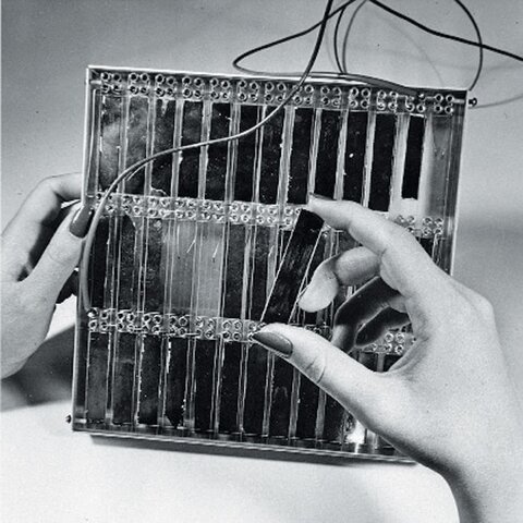 Prima cella solare in silicio (Bell Telephone)