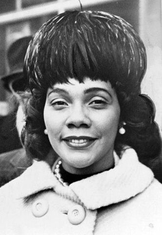 Coretta Scott King. (1927-2006) - Esposa de M. L. King.
