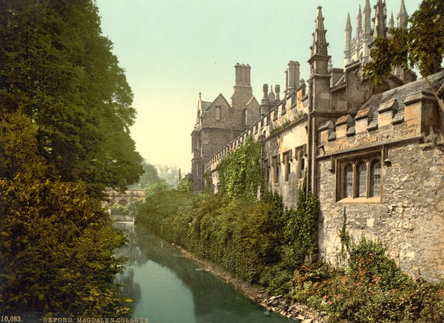 Magdalen College in Oxford begins construction.