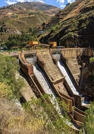 inauguran los trabajo de construcción